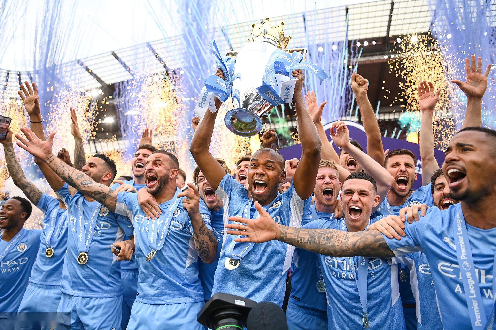 转会市场的 转会市场的